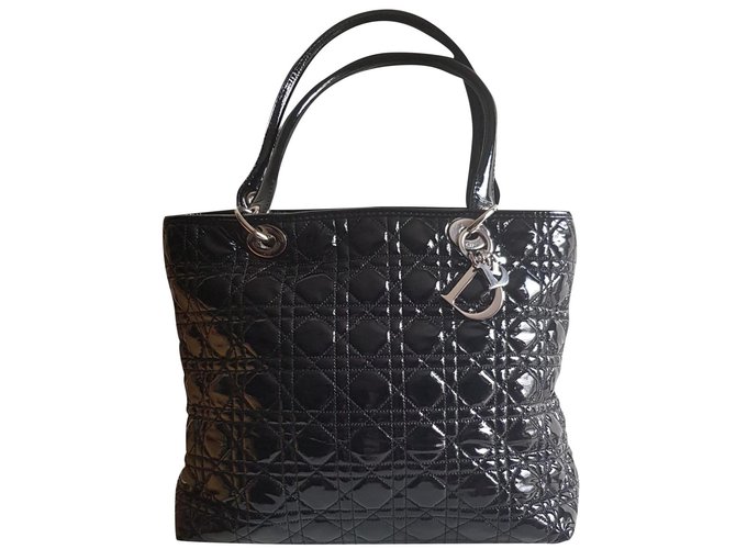 Dior Handbags Black Patent leather  ref.186932