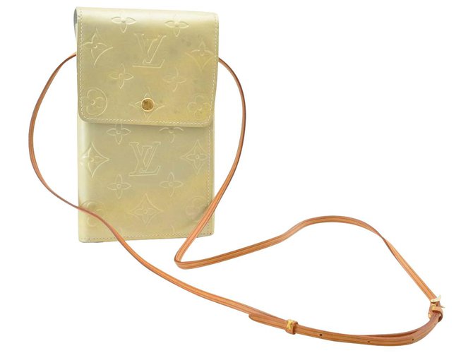 Louis Vuitton Walker Yellow Patent leather  ref.188171