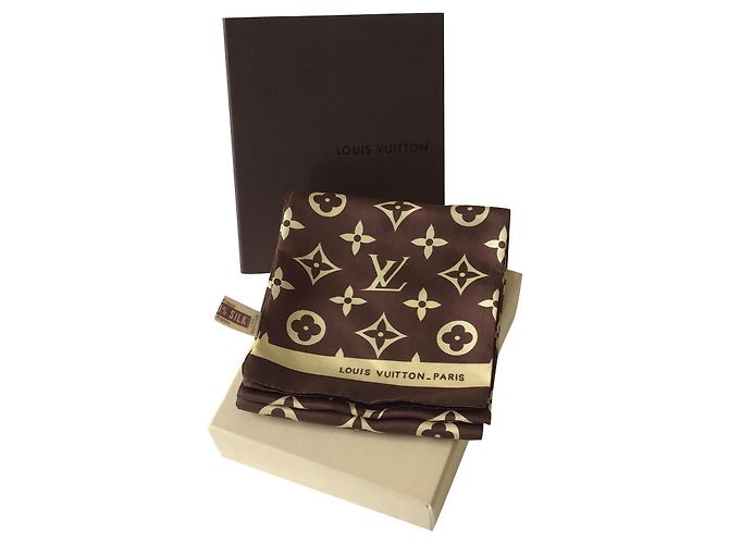 Scaldacollo in seta Louis Vuitton Nuovo Marrone scuro