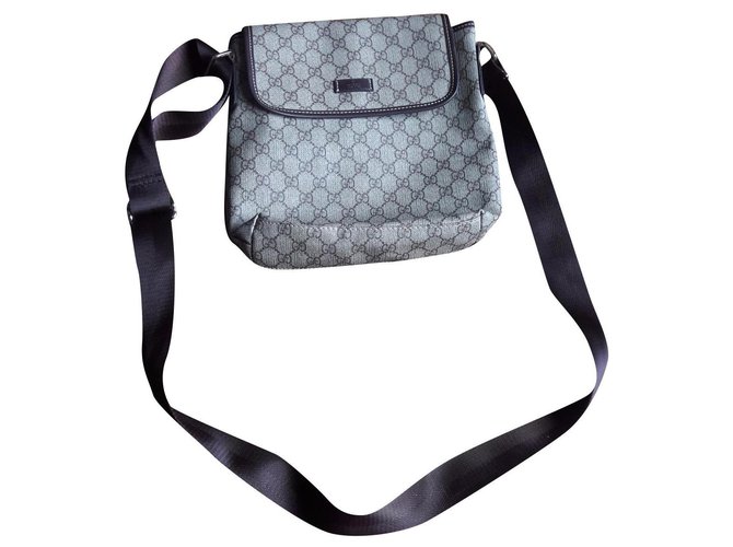 beige gucci messenger bag