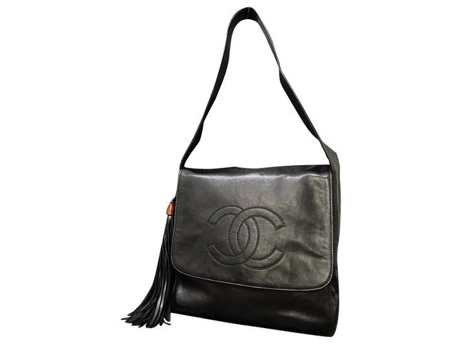 Chanel Vintage Shoulder Bag Black Leather ref.188953 - Joli Closet
