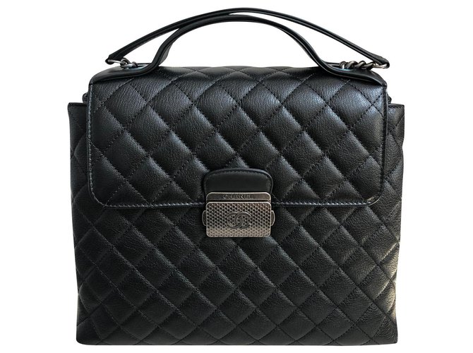 Chanel Handbags Black Leather  ref.189562