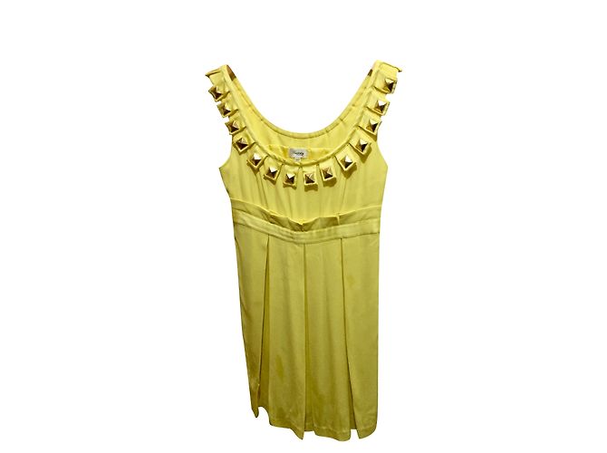 Temperley London Vestido Temperley amarillo con tachuelas doradas
