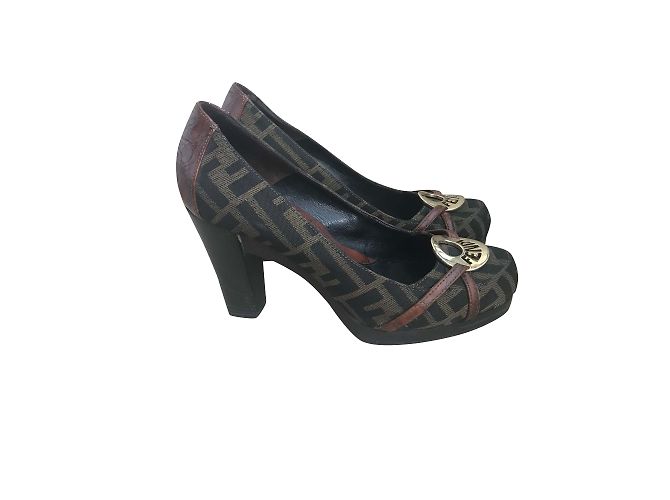 Fendi Absatzschuhe Braun Synthetik