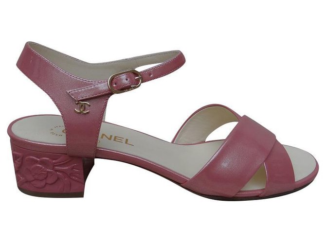 Chanel Sandals Pink Patent leather ref.190100 - Joli Closet