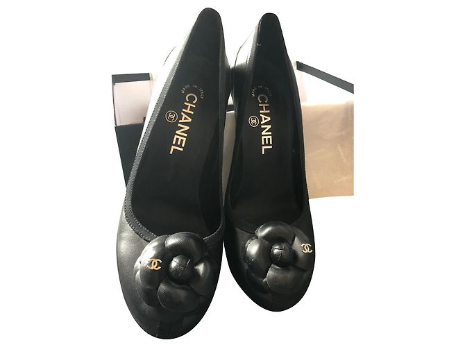 CHANEL-Pumpen 36.5 schwarze Kamelie