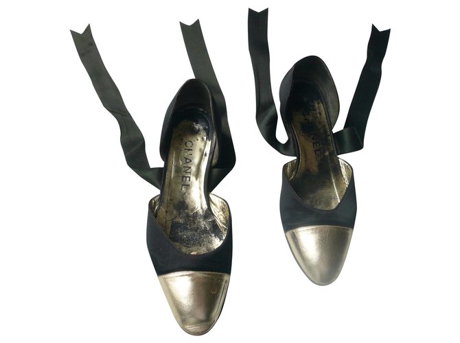 CHANEL Ballerinas black fabric and gold leather T36,5 Cloth  ref.190520