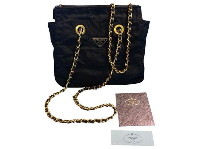 Vintage Prada Quilted Tessuto Tote Chain Bag Black Nylon ref.190776 - Joli  Closet