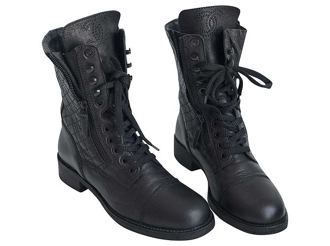 Chanel Schwarze Combat Schnürstiefel mit Box Leder