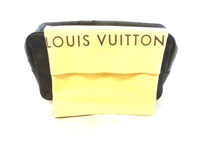Louis Vuitton Caso de vanidad 28 monograma Castaño Cuero  ref.191148