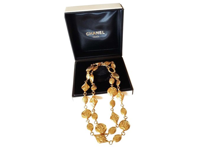 Chanel long necklace and belt. Golden Metal  ref.191257