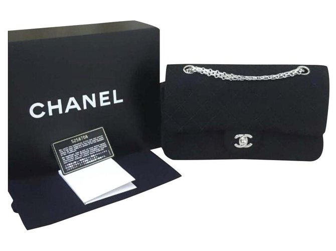 Timeless Chanel Black Jersey Medium flap bag Cloth ref.191530 - Joli Closet