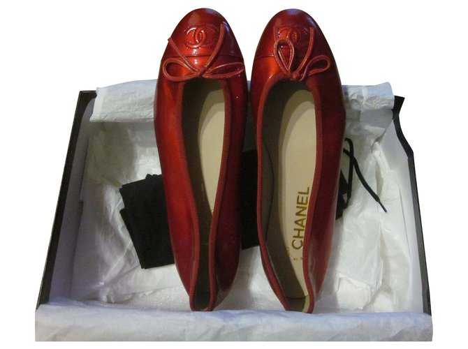 Chanel Zapatillas de ballet Roja Charol  ref.191744