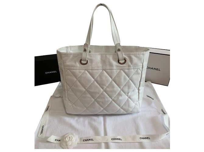 Sac à main Chanel en cuir blanc Bleu
