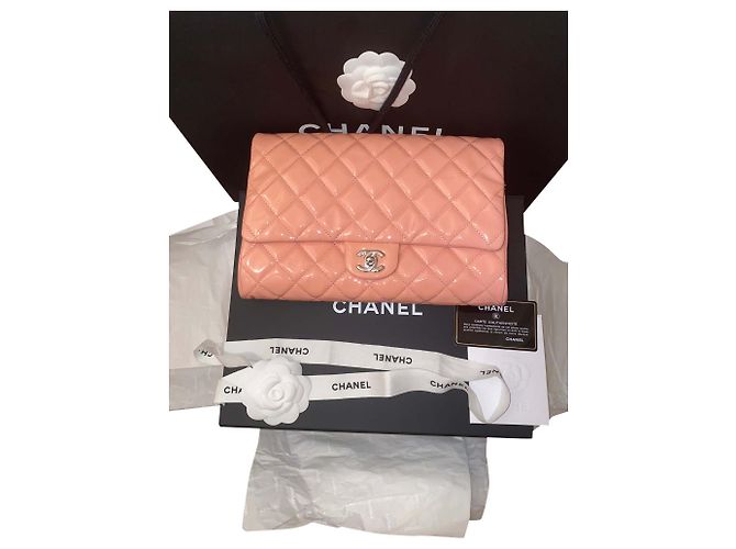 Bolso Chanel Timeless de charol rosa