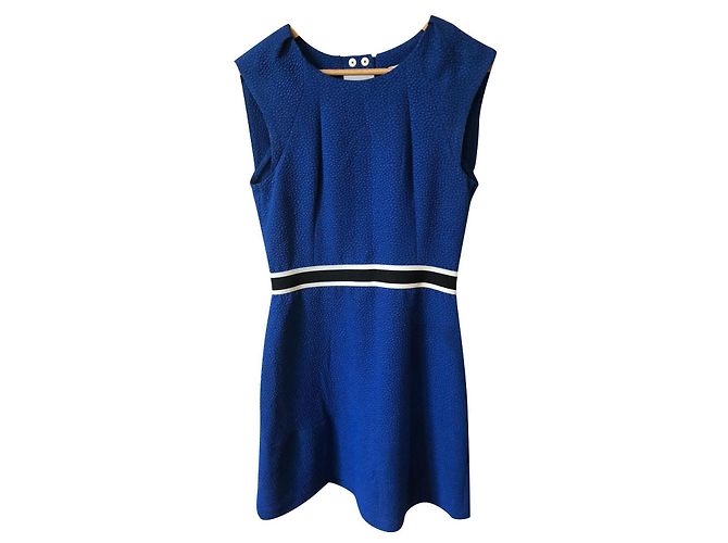 Sandro Kleid blau mit weißem und schwarzem Gürtel