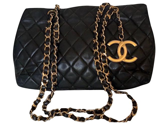 Mademoiselle Chanel Totes Black Golden