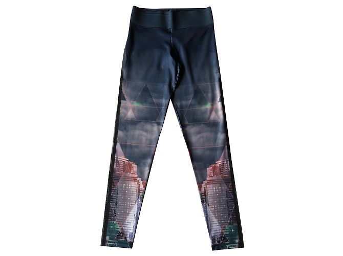 Leggings Adidas Performance estampa de arranha-céus e nuvens Multicor