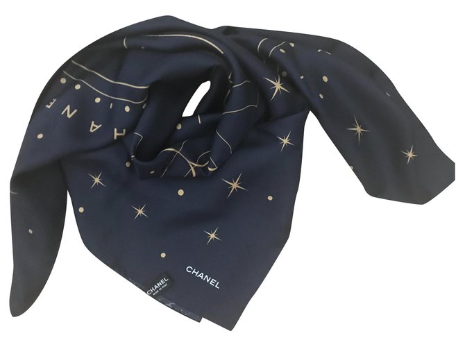 Chanel scarf Navy blue Silk  ref.192666