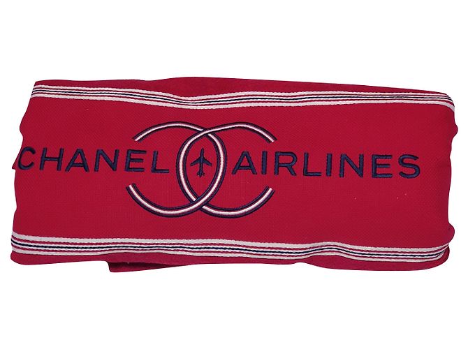 Chanel toalla: Nueva aerolínea Roja Azul Burdeos