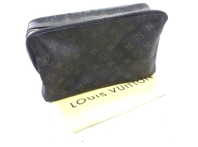 Louis Vuitton Toiletry bag 28 Monogram Brown Leather  ref.192735