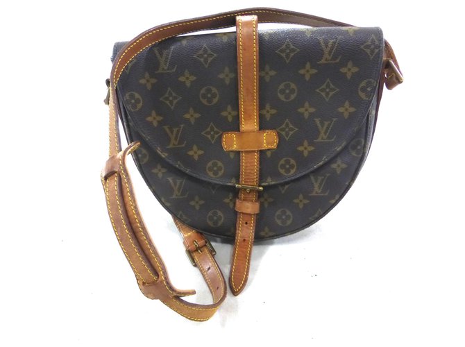 LV' Chantilly Leather Crossbody Bag