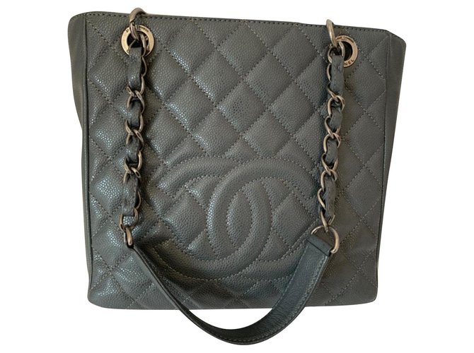 Chanel Grey Leather  ref.193047