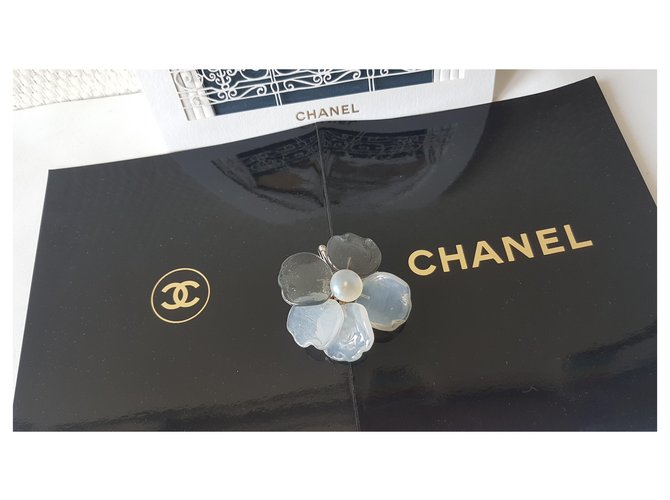 Chanel CAMELLIA Grey Silver  ref.193078