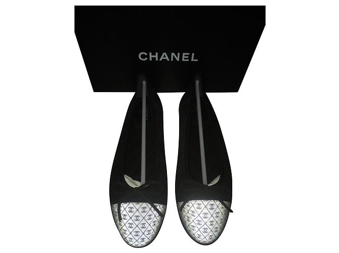 Chanel Schöne Logo-Ballerinas 3D Schwarz Weiß