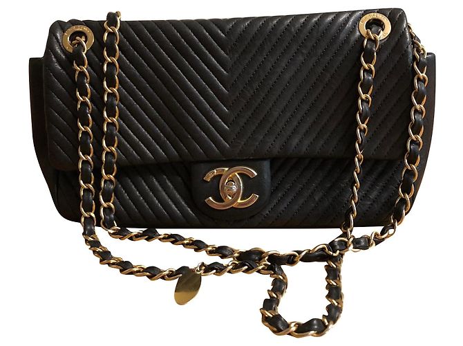 Chanel Sac à chevrons intemporel Noir