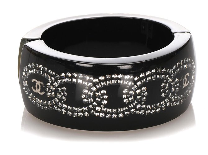 Bracelet Chanel en résine CC noir Plastique Gris  ref.193318