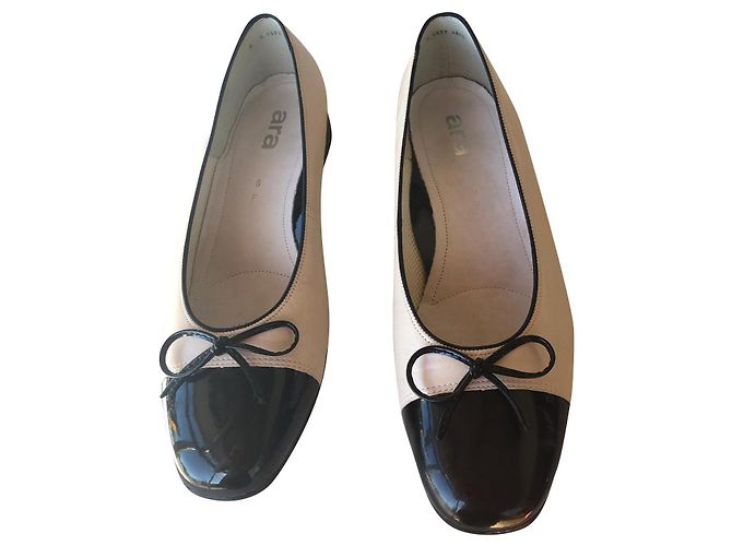 Autre Marque ARA Ballerine in pelle beige e vernice nera
