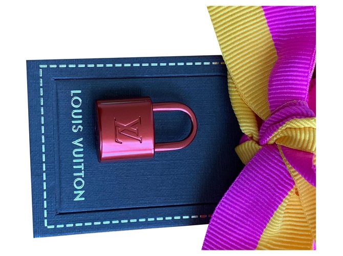 Louis Vuitton Bag charms Red  ref.193734