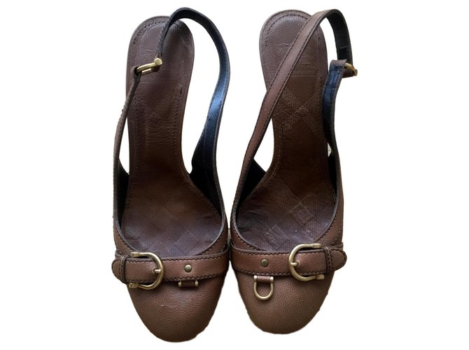 Burberry leather sandals Caramel  ref.193949