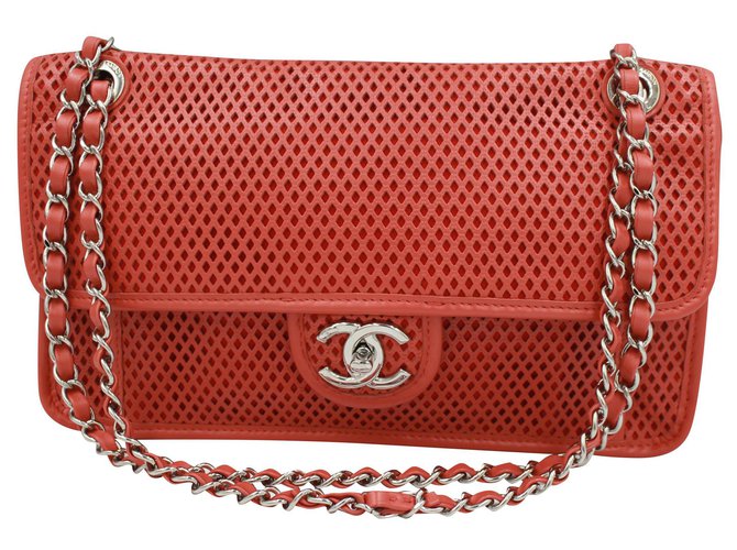 Timeless Chanel Bolsa atemporal em couro perfurado Vermelho Laranja Coral  ref.193961