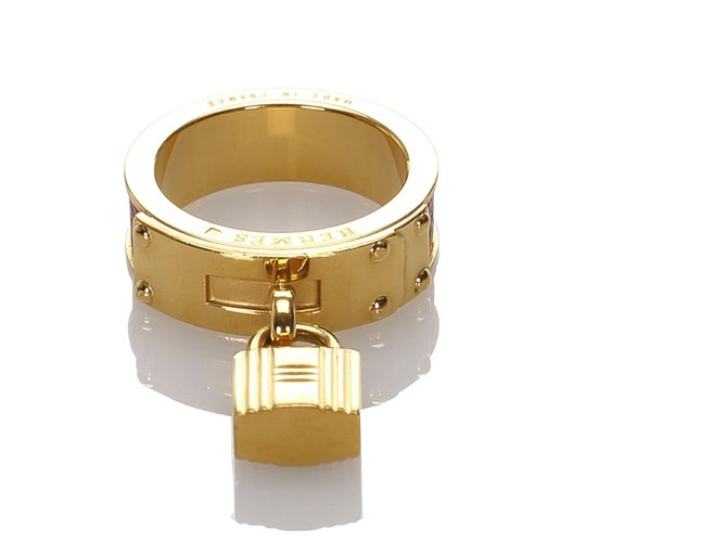 Hermès Hermes Gold Loop Charms Bague écharpe Cadenas Métal Doré  ref.194025