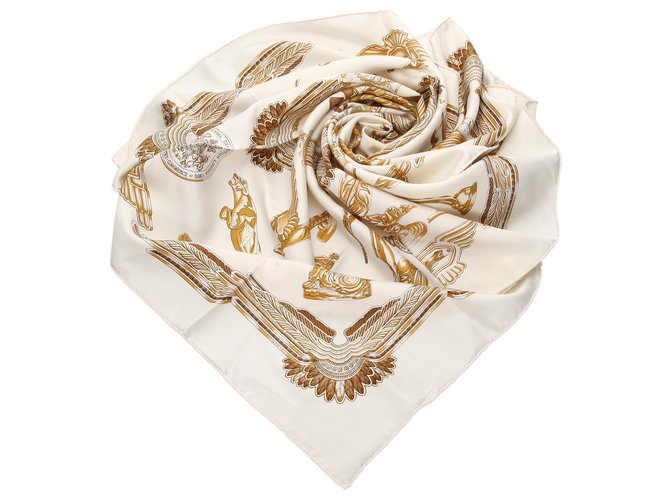 Hermès Hermes Lenço de seda branco Les Parures du Vent Dourado Pano  ref.194064