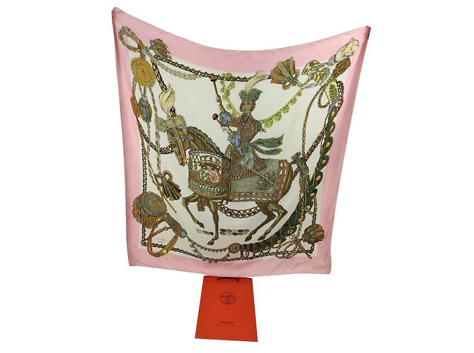 Pañuelo de seda Hermès Le Timbalier Rosa y Blanco 90x90cm Multicolor