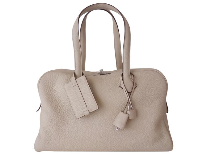 Hermès SAC HERMES VICTORIA II Cuir Beige Crème  ref.194429