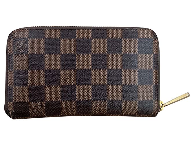 Louis Vuitton Carteira compacta Zippy Marrom