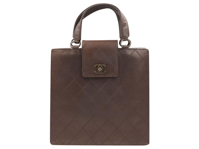 Chanel bag in brown leather. Cuir Marron  ref.194652
