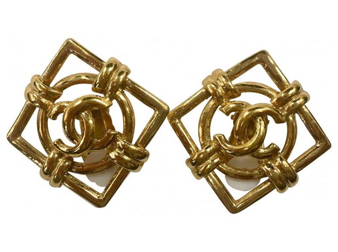 Chanel Brincos Dourado Metal  ref.194659