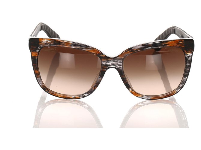 Oval Sunglasses - Red & Dark Blue - Acetate & Denim - Extra view - see  standard sized version | Oval sunglasses, Chanel eyewear, Sunglasses