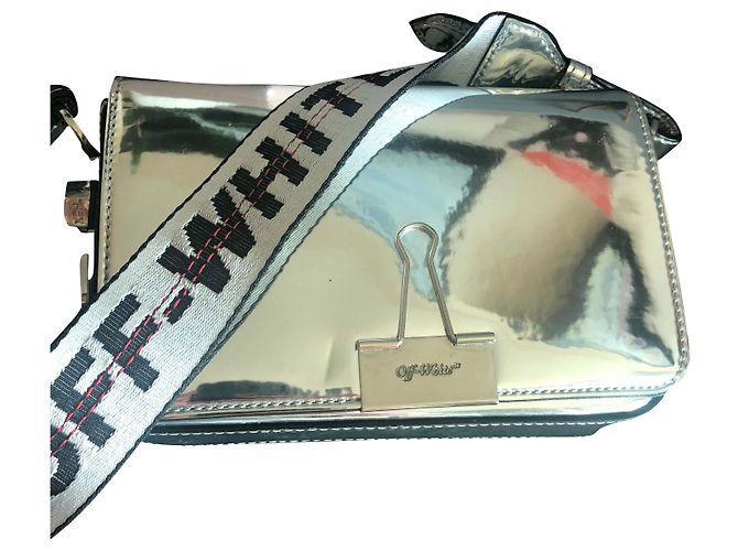 Bolsa de ombro Off White Prateada Metalizada Prata