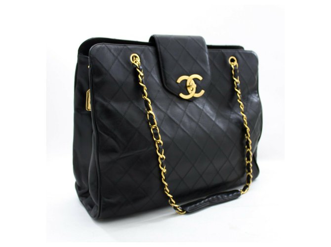Chanel shoulder bag Black Leather  ref.195170