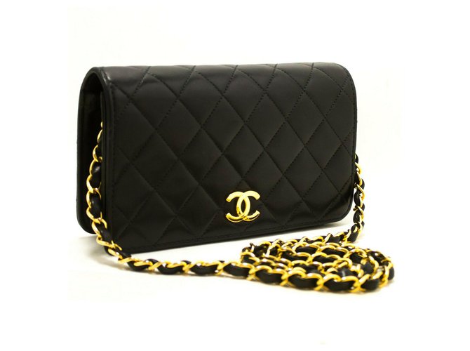 Chanel shoulder bag Black Leather  ref.195204