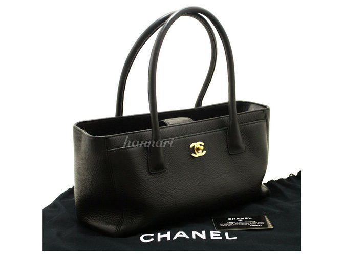 Pochette Chanel porté épaule Cuir Noir  ref.195261