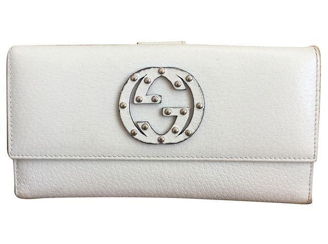 Cartera Gucci en cuero blanco