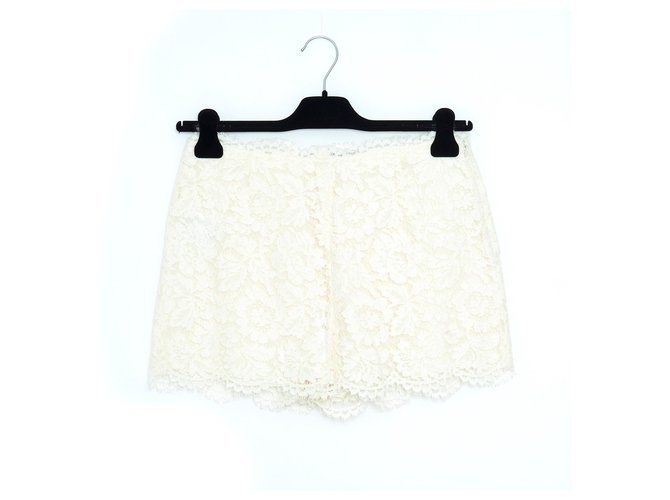 white lace valentino