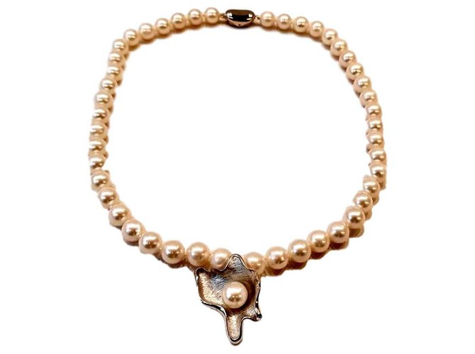 Autre Marque Superb real pearl necklace + pendant in the center of the necklace, pearl oyster shaped Eggshell Silver  ref.195506
